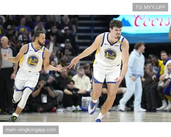 波斯特6中6得14分 勇士替补内线进攻高效护框待提升